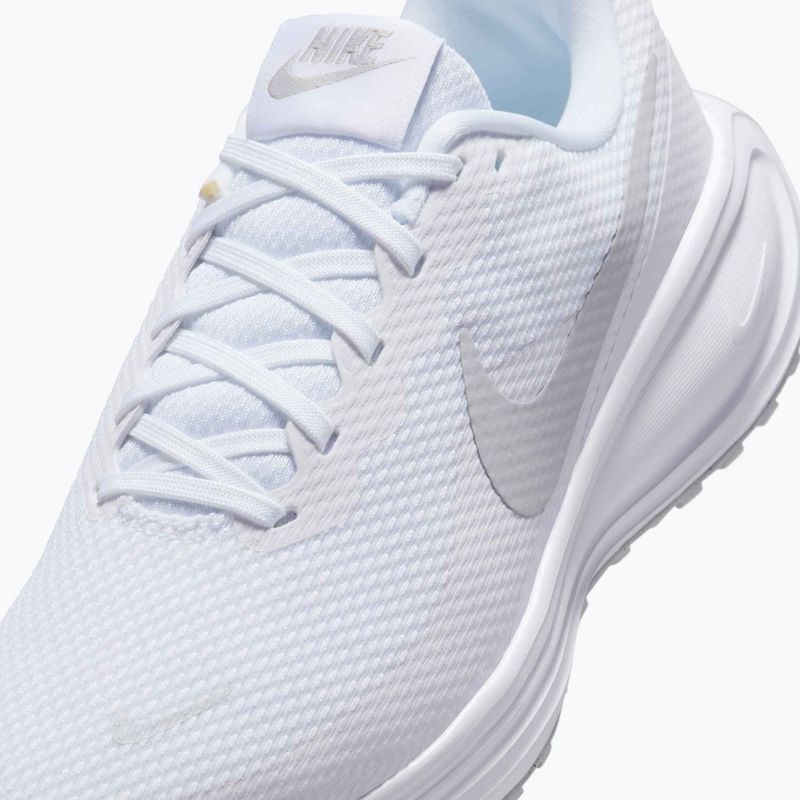 Жіночі кросівки для бігу Nike Revolution 8 white/pure platinum 8