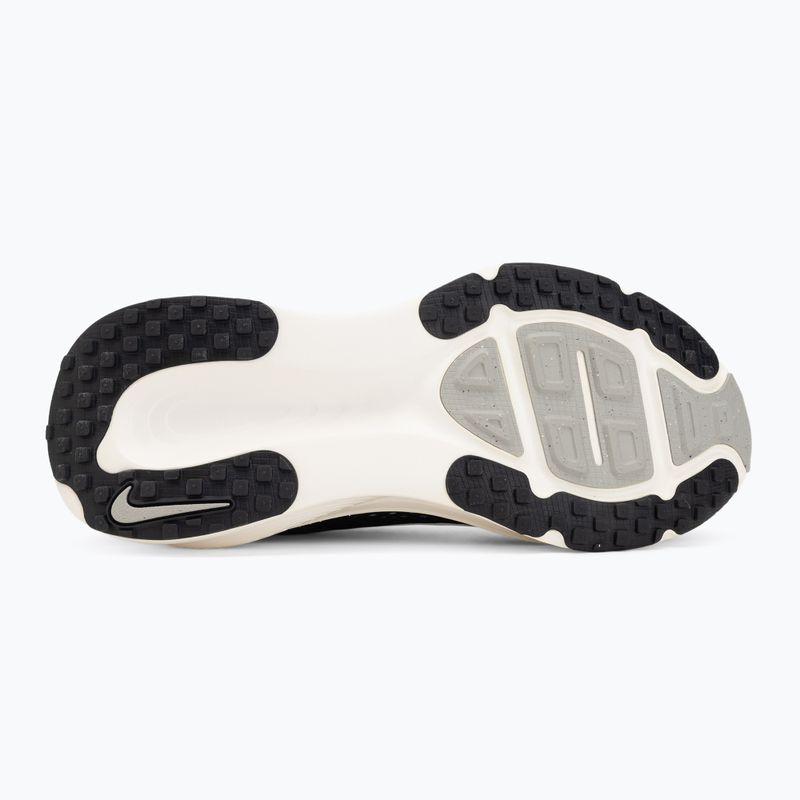 Кросівки для бігу чоловічі Nike Vomero 18 black/coconut milk/summit white 4