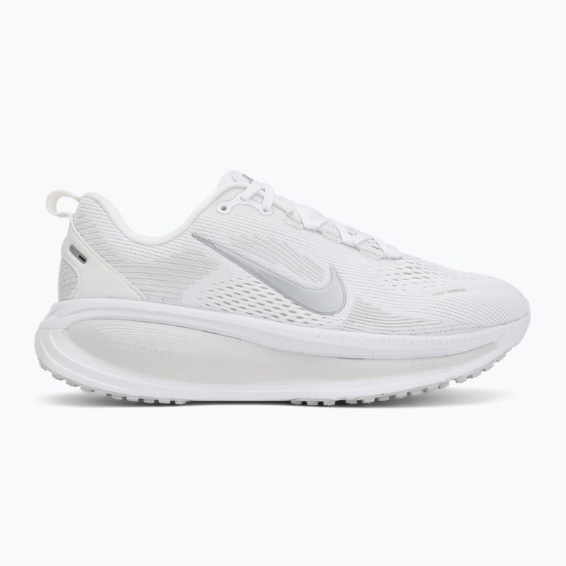 Кросівки для бігу жіночі Nike Vomero 18 white/photon dust/metallic silver 2
