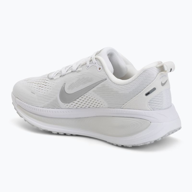 Жіночі бігові кросівки Nike Vomero 18 white/photon dust/metallic silver 3