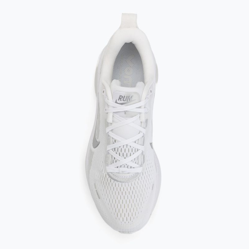 Кросівки для бігу жіночі Nike Vomero 18 white/photon dust/metallic silver 5