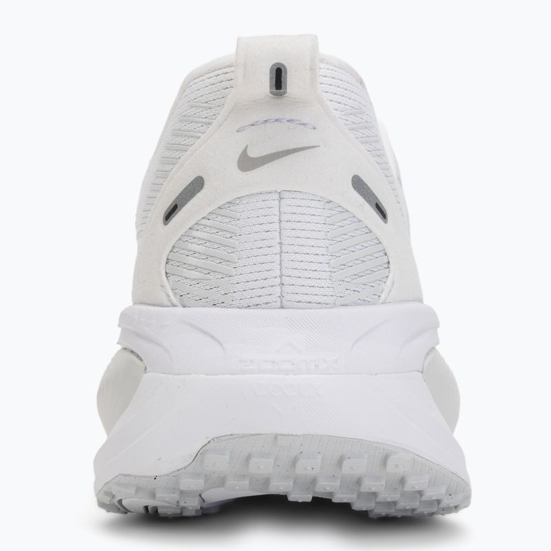 Кросівки для бігу жіночі Nike Vomero 18 white/photon dust/metallic silver 6