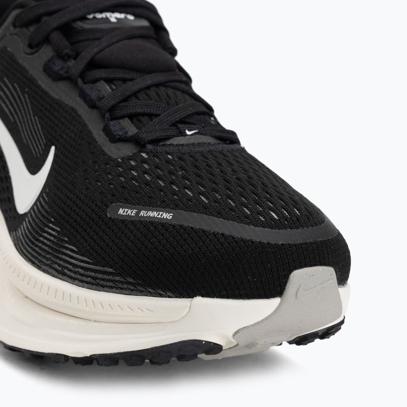 Кросівки для бігу жіночі Nike Vomero 18 black/coconut milk/summit white 7