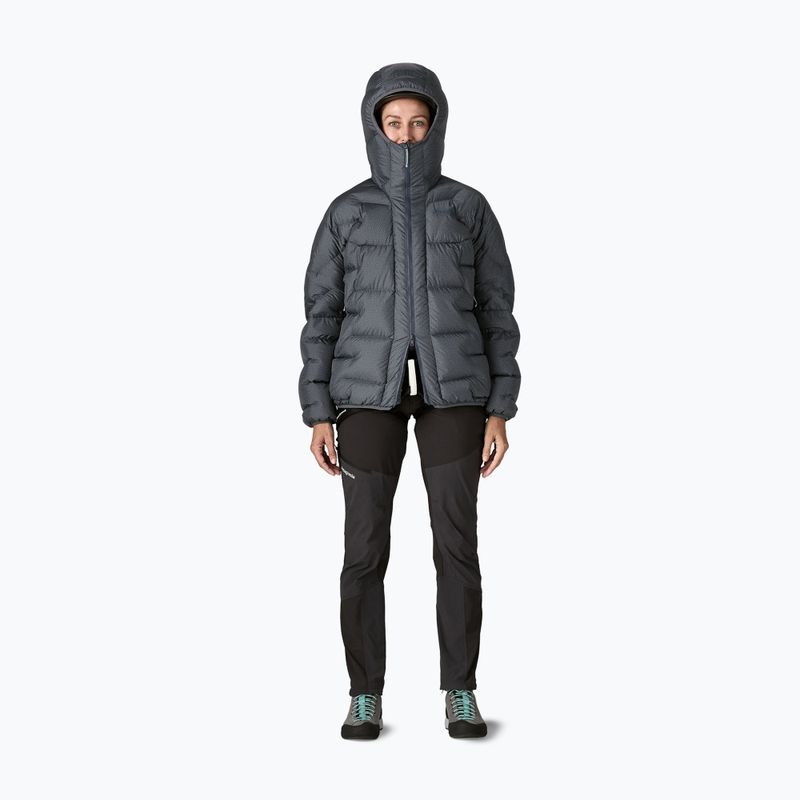 Пуховик жіночий Patagonia Durable Down Parka smolder blue 2