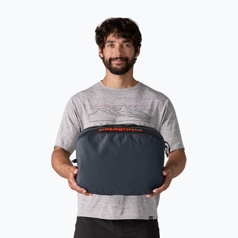 Косметичка Patagonia Black Hole Cube smolder blue / amanita red 3