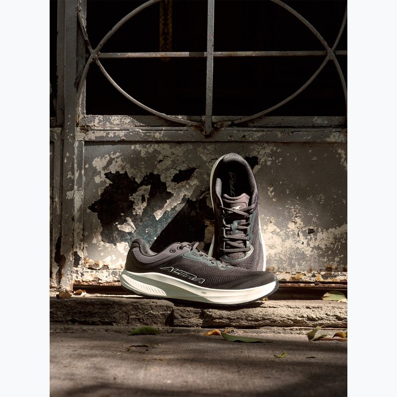 Кросівки для бігу чоловічі Altra Torin 9 black/white/black 5