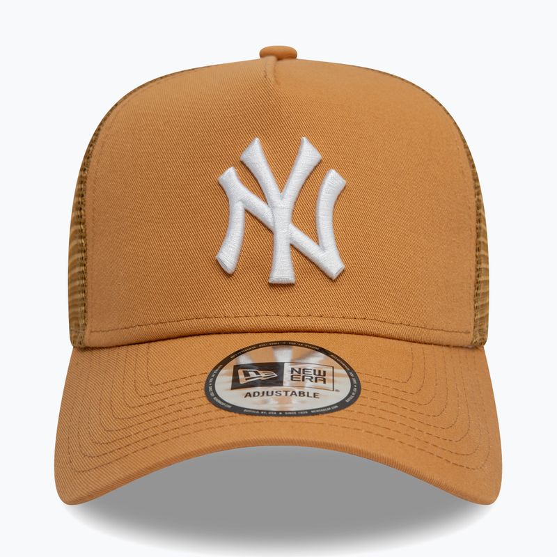 Бейсболка New Era League Essential Trucker New York Yankees темно-бежева 2