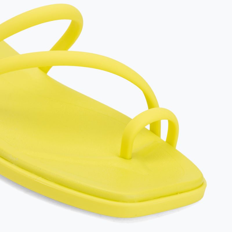 Шльопанці жіночі Crocs Miami Toe Loop Sandal citrus 7