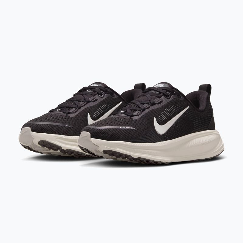 Кросівки для бігу дитячі Nike Vomero 18 black/coconut milk/iron ore/summit white 10