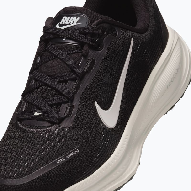 Кросівки для бігу дитячі Nike Vomero 18 black/coconut milk/iron ore/summit white 18