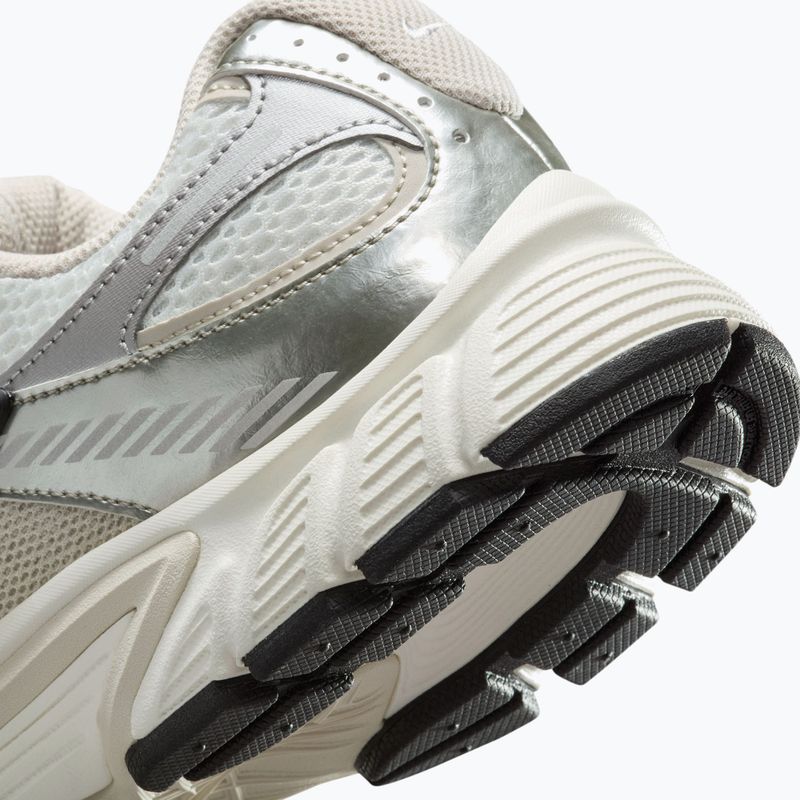 Взуття жіноче Nike V5 RNR summit white/sail/black/light orewood brown 8