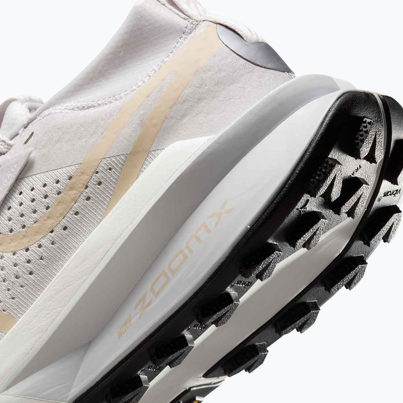 Кросівки для бігу жіночі Nike Zegama 2 vast grey/sanddrift/summit white/black 10