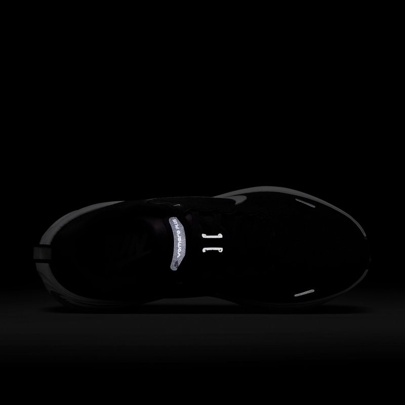 Кросівки для бігу жіночі Nike Vomero Plus black/cool grey/metallic dark grey/white 8