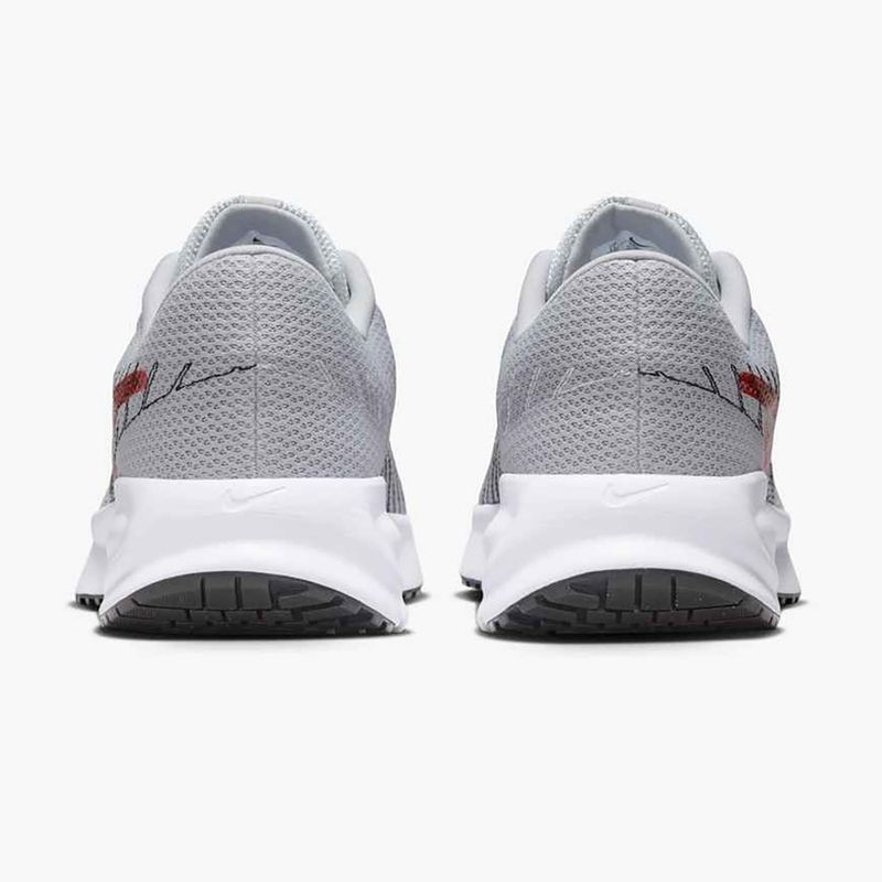 Кросівки для бігу чоловічі Nike Run Defy wolf grey / bright crimson / black / white 4