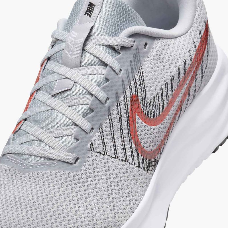 Кросівки для бігу чоловічі Nike Run Defy wolf grey / bright crimson / black / white 8