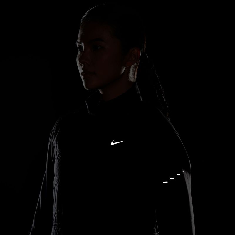 Жіноча куртка для бігу Nike Swift Therma-Fit black 12