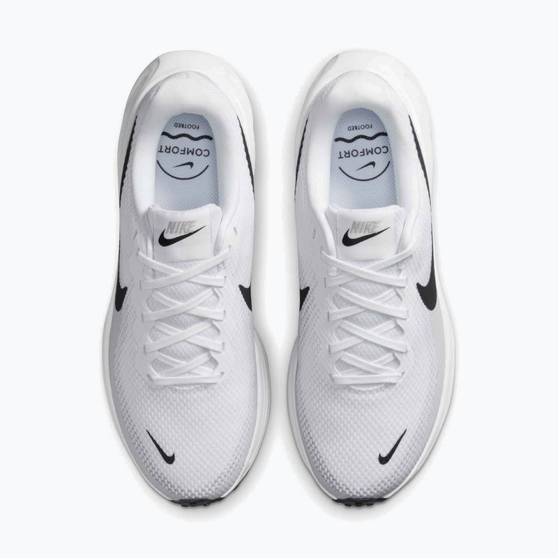 Кросівки для бігу жіночі Nike Revolution 8 Extra Wide white/pure platinum/black 14