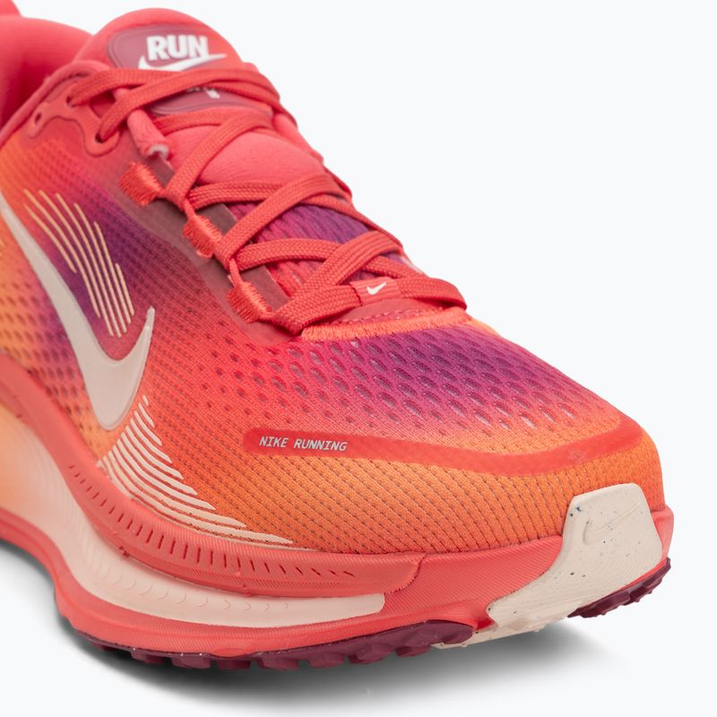 Кросівки для бігу жіночі Nike Vomero 18 SE ember glow/sweet beet/marrakesh/washed coral 7