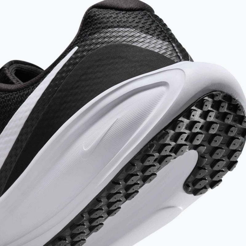 Жіночі бігові кросівки Nike Revolution 8 Extra Wide black/black/white 9