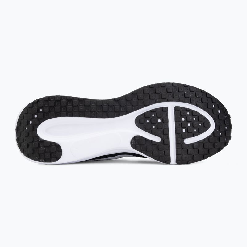 Кросівки для бігу чоловічі Nike Revolution 8 Extra Wide black/black/white 4