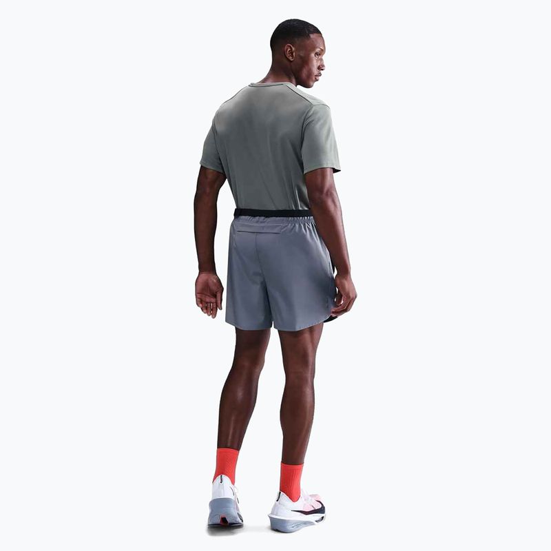 Футболка для бігу чоловіча Nike Miler Dri-Fit UV smoke grey 3