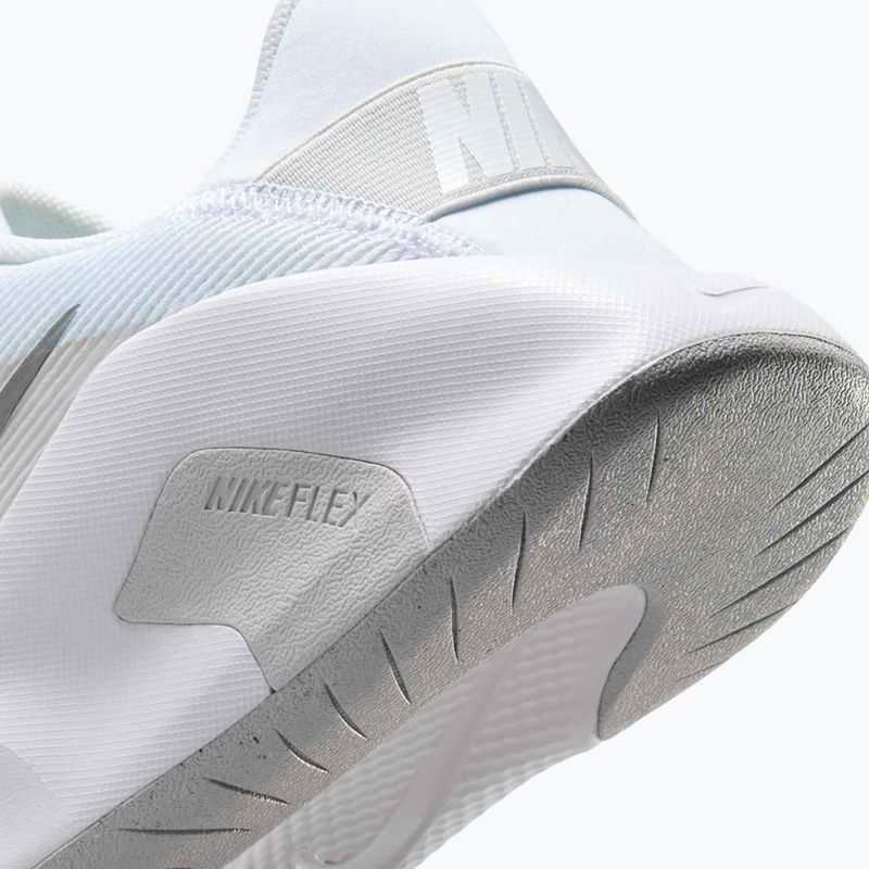 Жіночі тренувальні кросівки Nike Flex Train white/photon dust/metallic silver 9