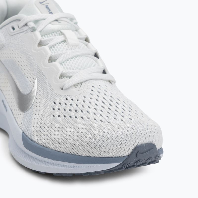Кросівки для бігу жіночі Nike Winflo 11 summit white/metallic silver 7