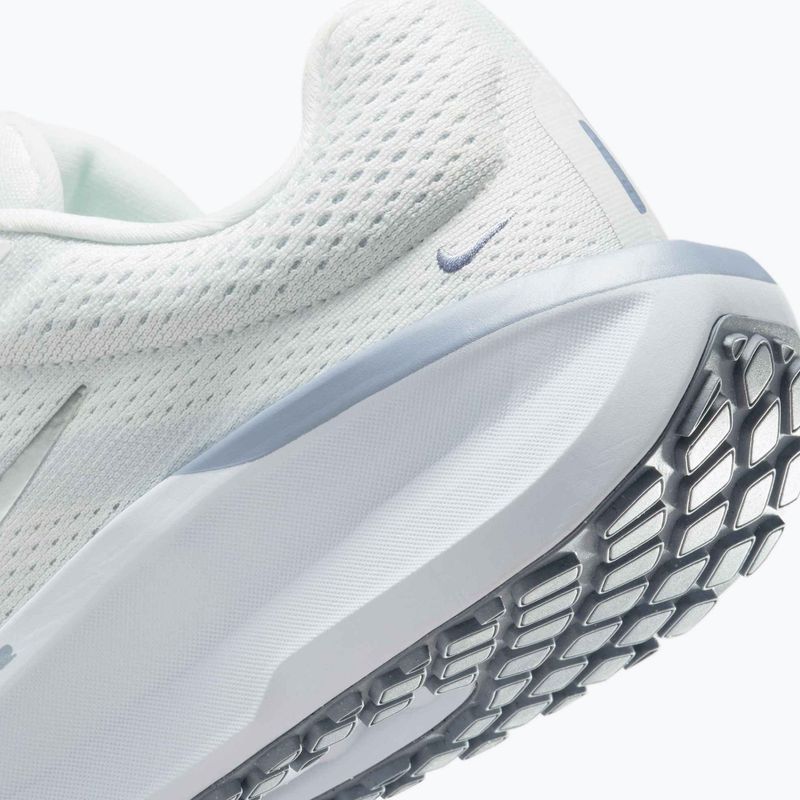 Кросівки для бігу жіночі Nike Winflo 11 summit white/metallic silver 15