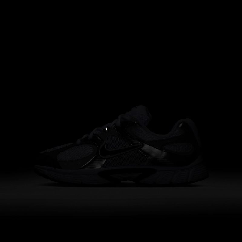 Дитяче взуття Nike V5 RNR white/vast grey/college grey/black 8