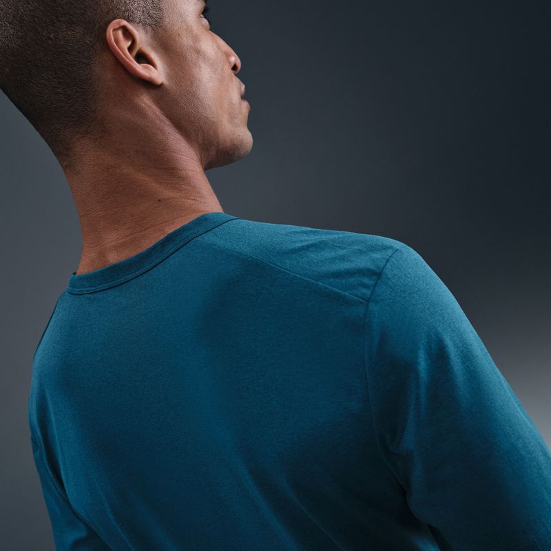 Футболка чоловіча Nike Hyverse Dri-Fit UV Top blue force/still red 7