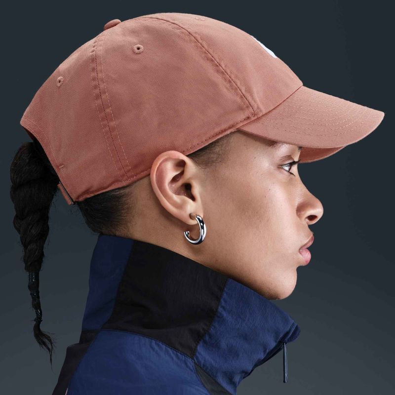 Кепка Nike Club Unstructured Futura Wash rose gold/white 8