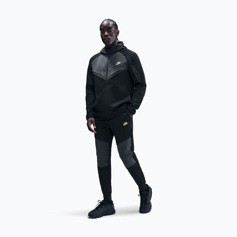 Штани чоловічі Nike Tech Joggers black/dark smoke grey/metallic gold 2