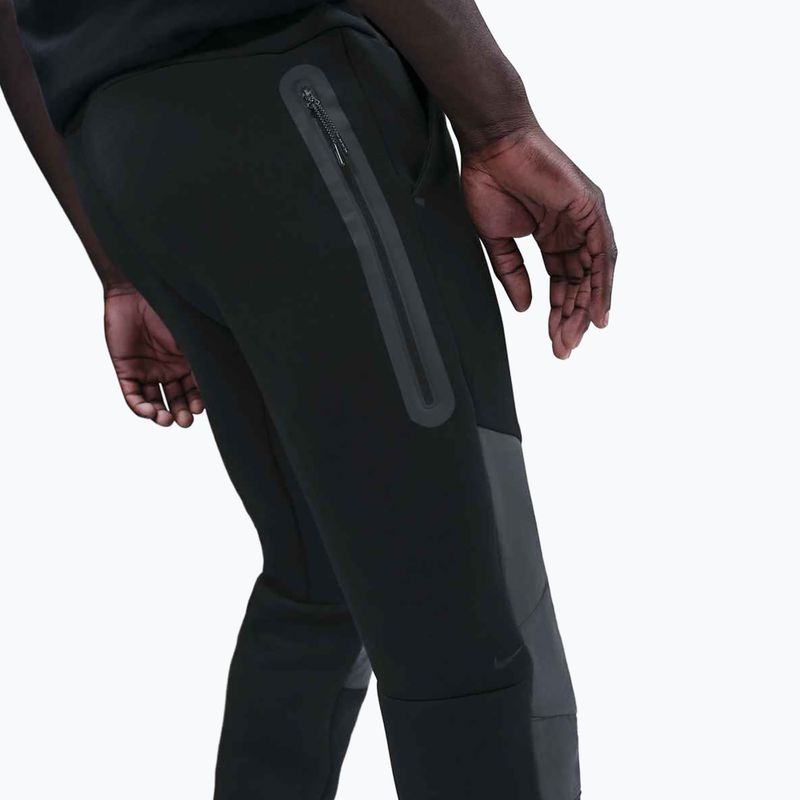 Штани чоловічі Nike Tech Joggers black/dark smoke grey/metallic gold 5