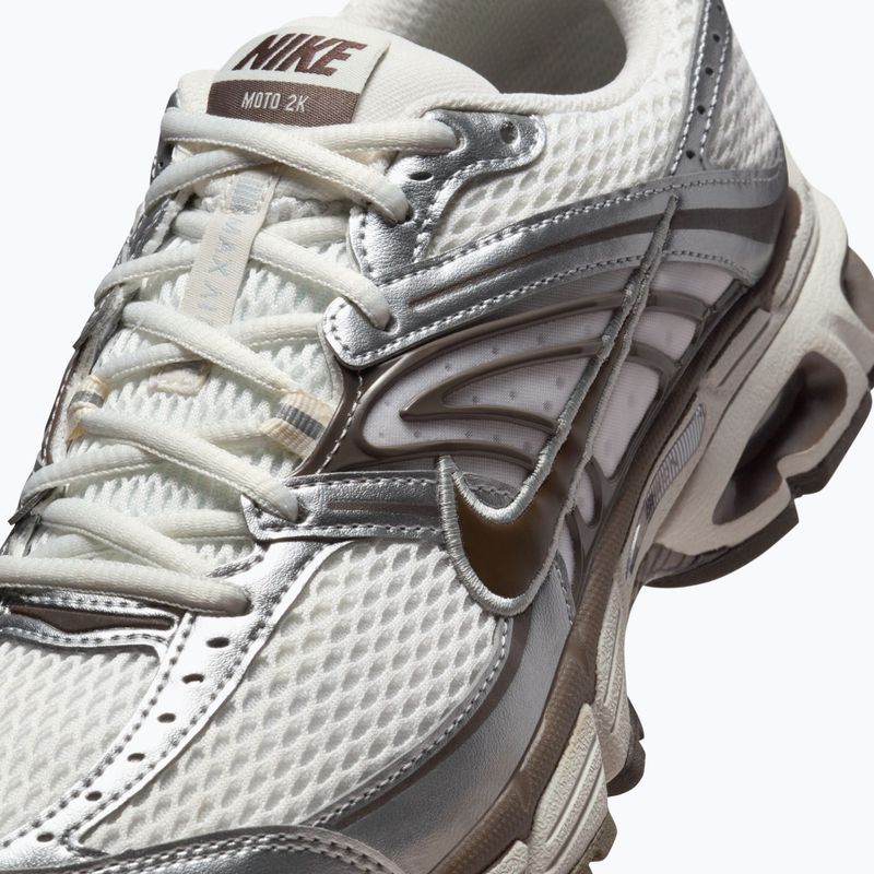 Взуття жіноче Nike Air Max Moto 2K phantom/metallic silver/baroque brown 3