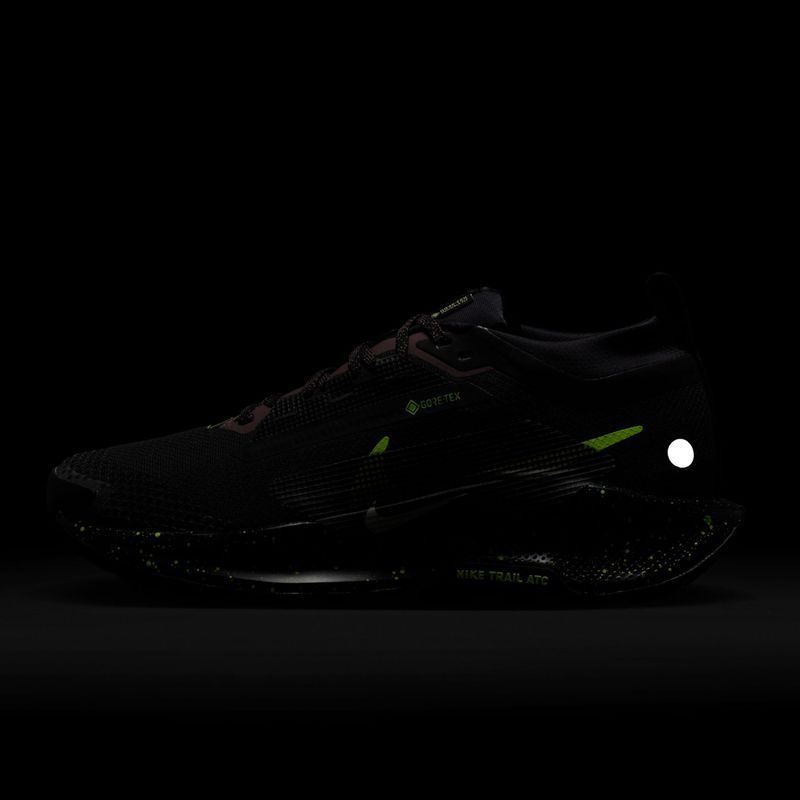 Жіночі бігові кросівки Nike Pegasus Trail 5 GTX black/phantom/tattoo/volt ice 9