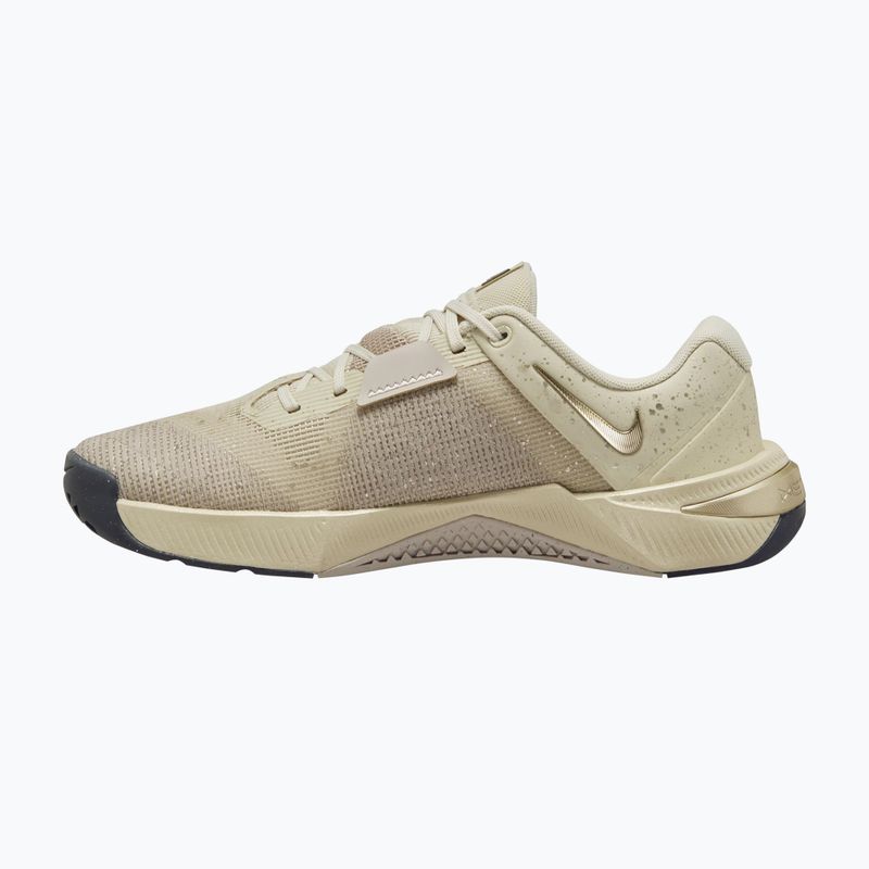 Кросівки для тренувань жіночі Nike Metcon 10 SE light khaki/cream ii/metallic gold grain 2