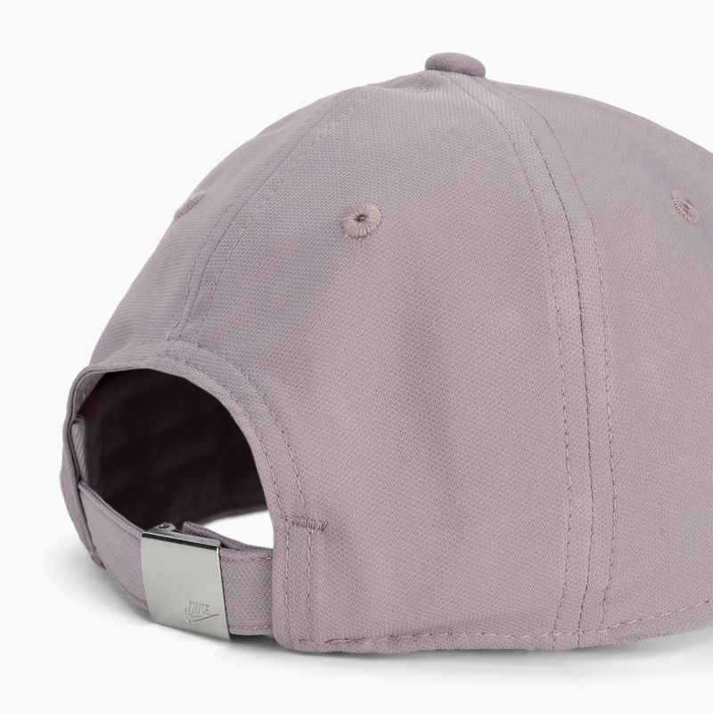 Кепка Nike Dri-Fit Club light violet ore/metallic silver 4