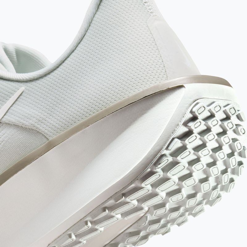 Чоловічі бігові кросівки Nike Quest 6 spruce aura/spruce fog/summit white 9