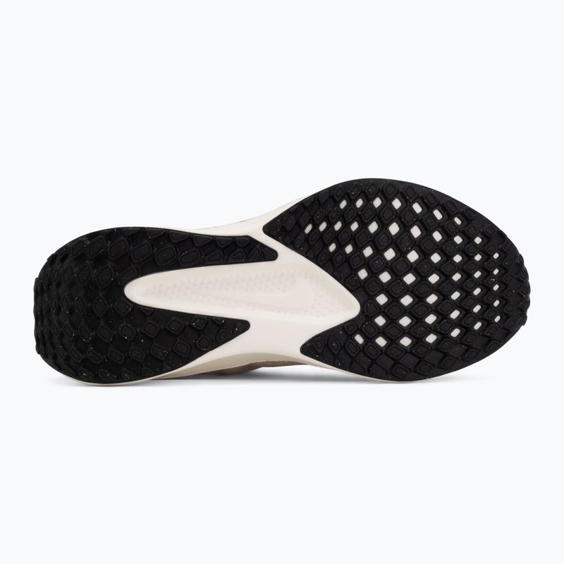 Кросівки для бігу жіночі Nike Quest 6 light khaki/sail/metallic gold/off noir 4