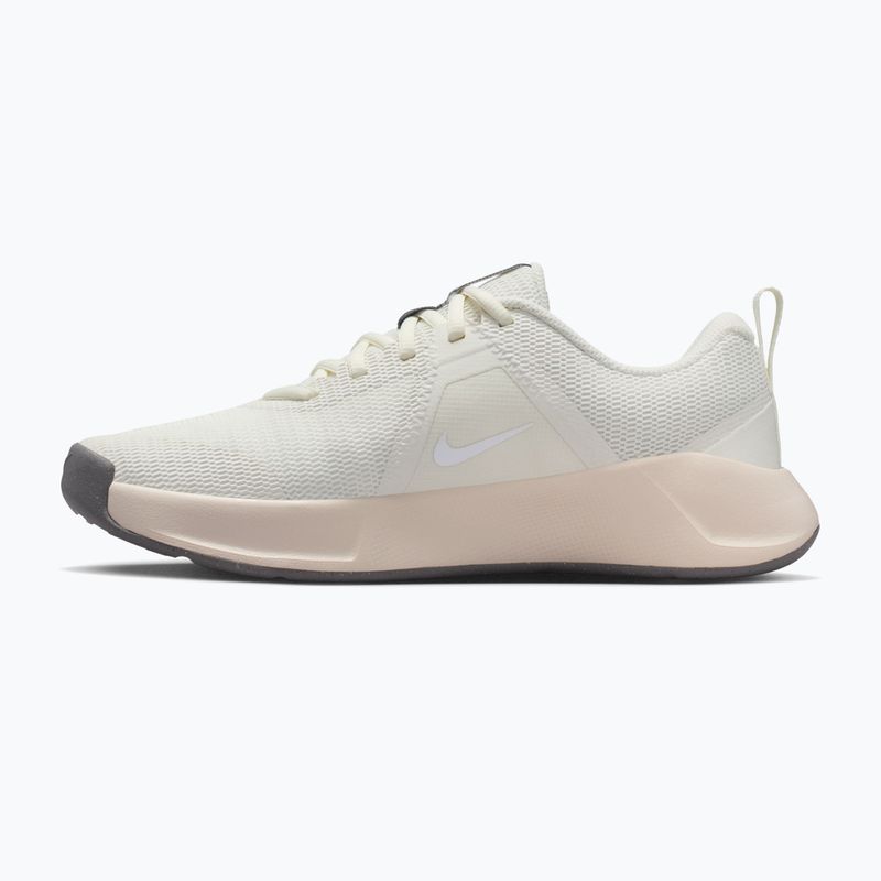 Buty treningowe damskie Nike MC Trainer 3 sail/chalk/pencil point/white 2