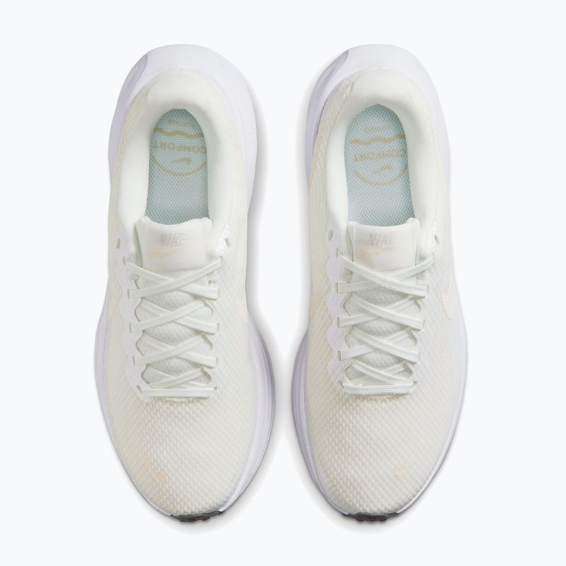 Кросівки для бігу жіночі Nike Revolution 8 sail/white/pencil point/chalk 14