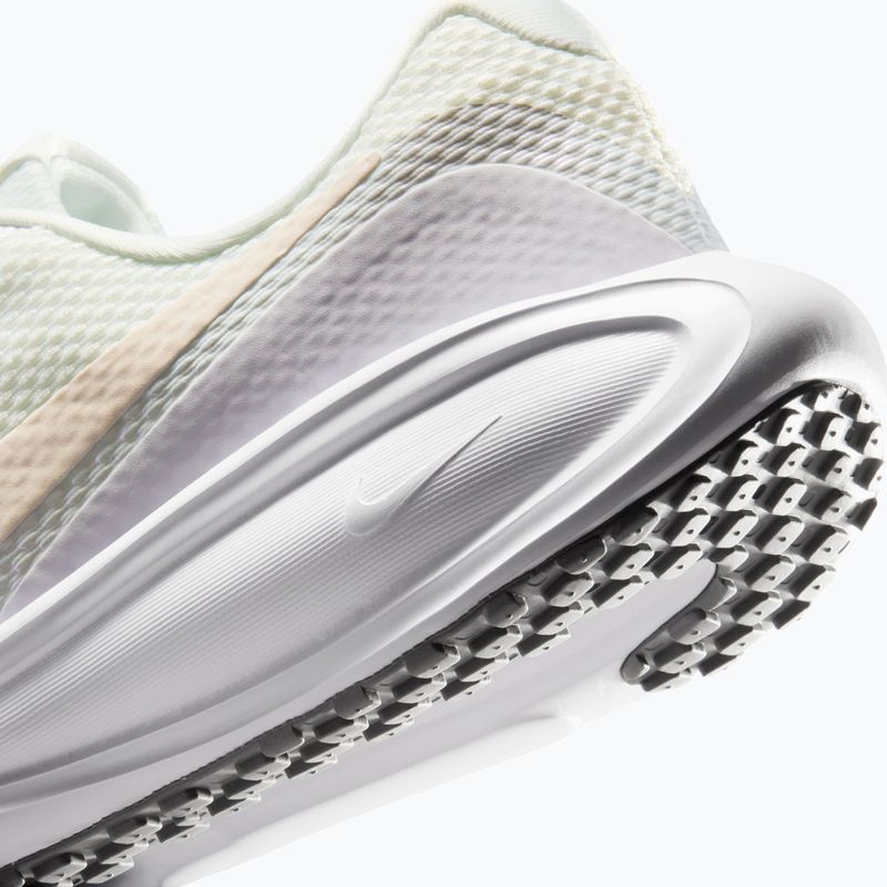 Жіночі бігові кросівки Nike Revolution 8 sail/white/pencil point/chalk 9