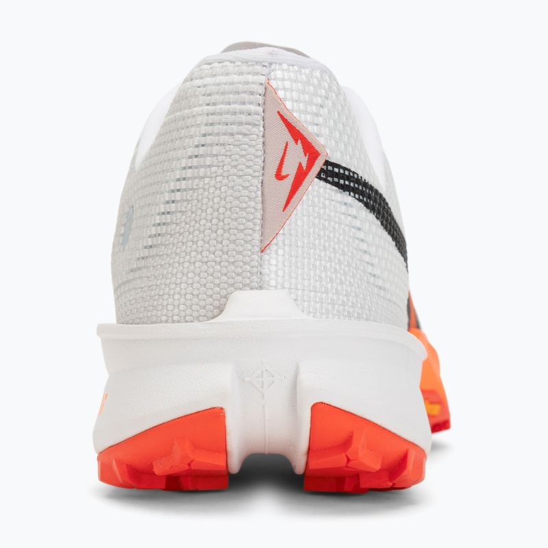 Чоловічі бігові кросівки Nike Kiger 10 white/photon dust/total orange/black 6