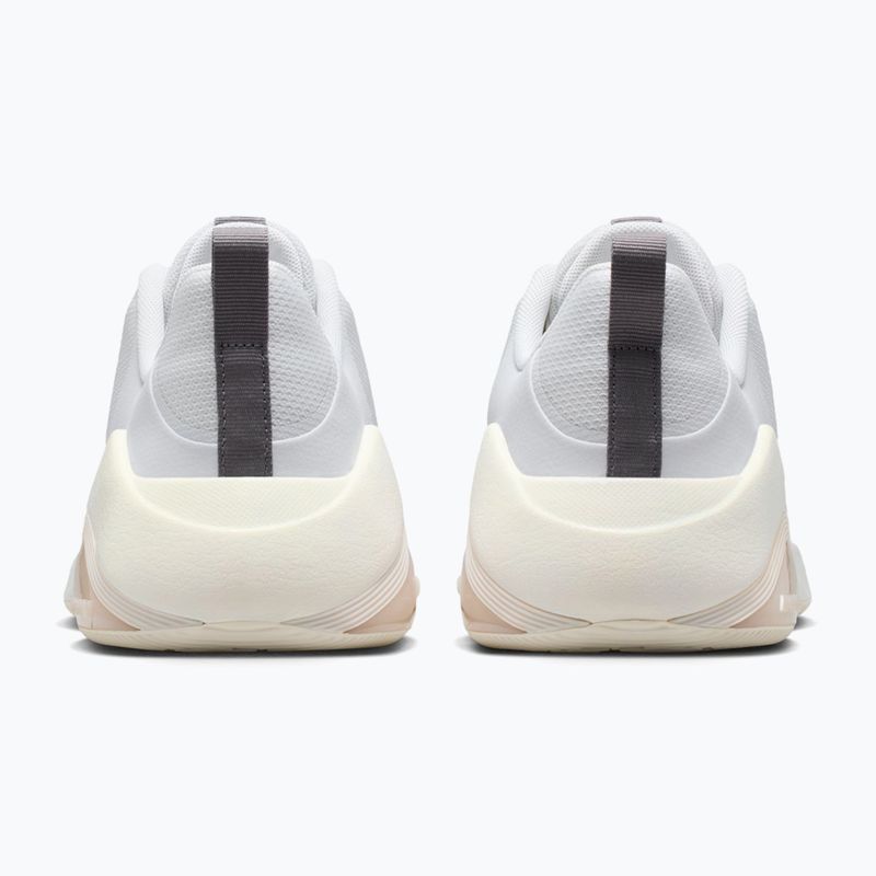 Жіноче тренувальне взуття Nike Bella 7 white/sail/pencil point/multi-color 4