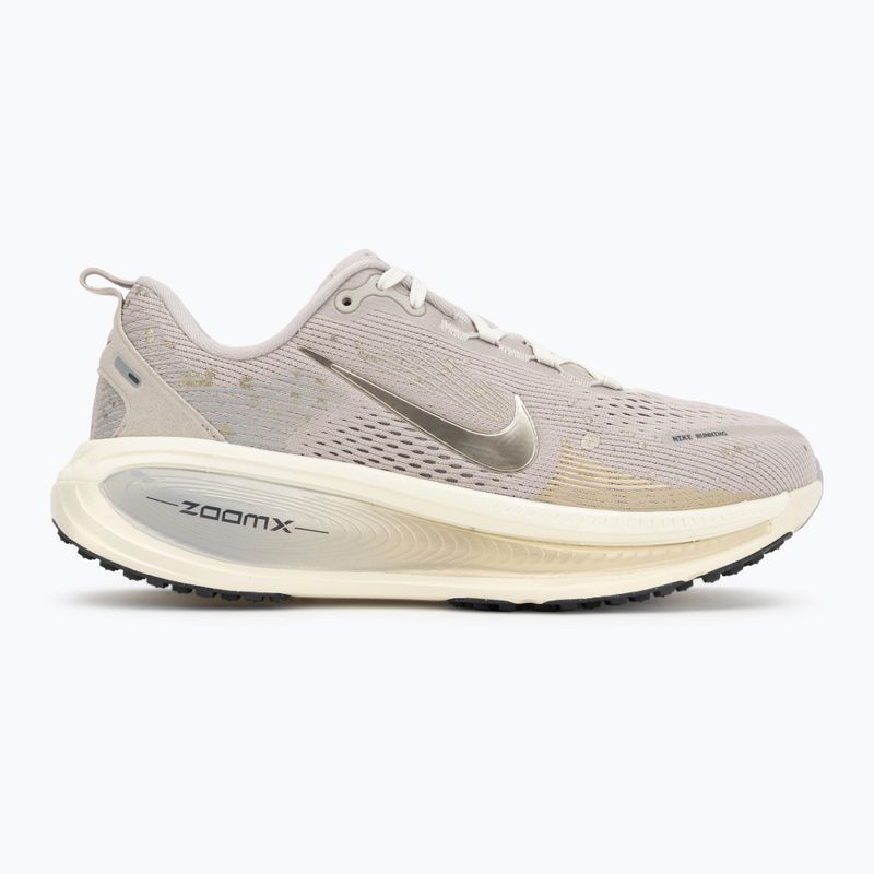 Кросівки для бігу жіночі Nike Vomero 18 SE cream ii/coconut milk/metallic gold grain 2