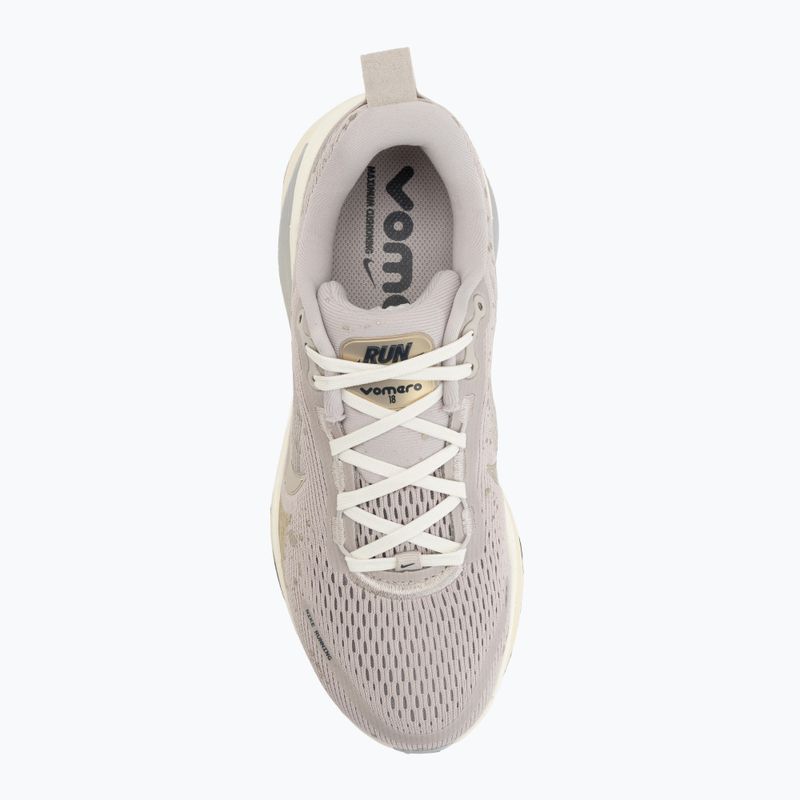 Кросівки для бігу жіночі Nike Vomero 18 SE cream ii/coconut milk/metallic gold grain 5