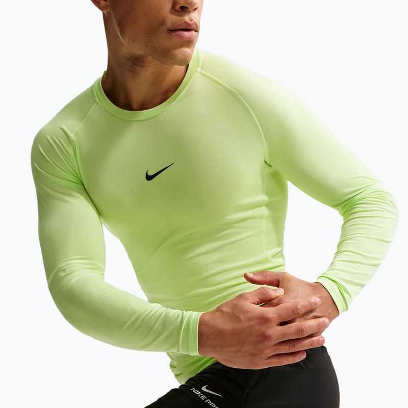 Чоловіча тренувальна лонгслівка Nike Pro Dri-Fit Tight Fitness light liquid lime/black 5