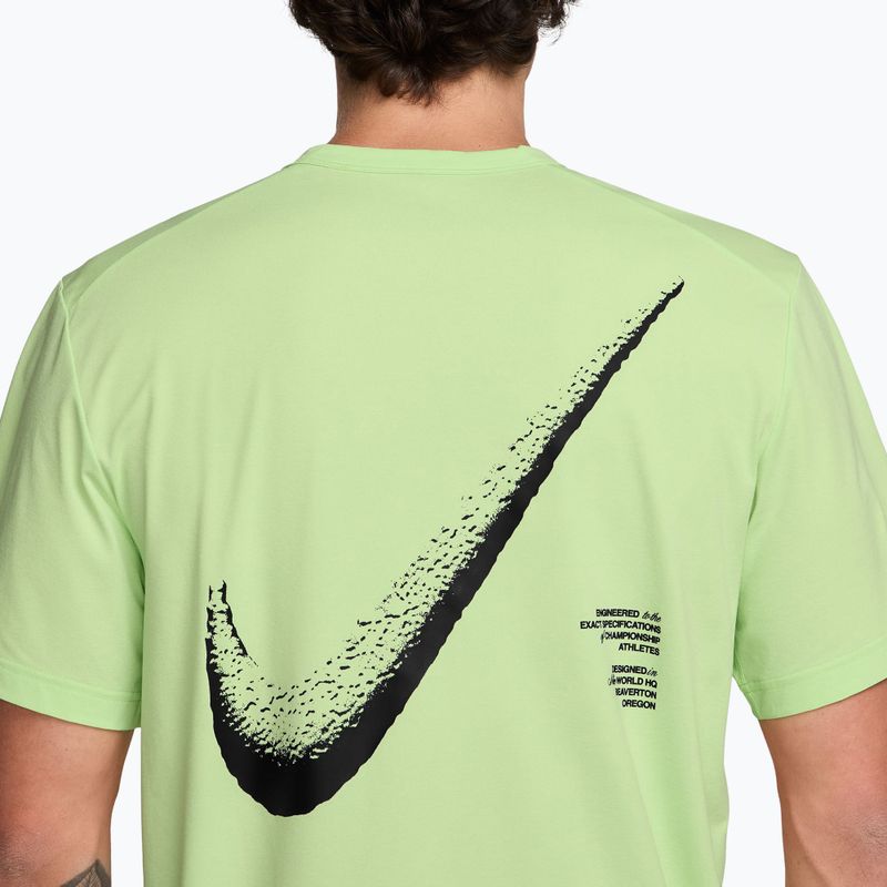 Чоловіча футболка Nike Hyverse Dri-Fit GFX light liquid lime/black 3