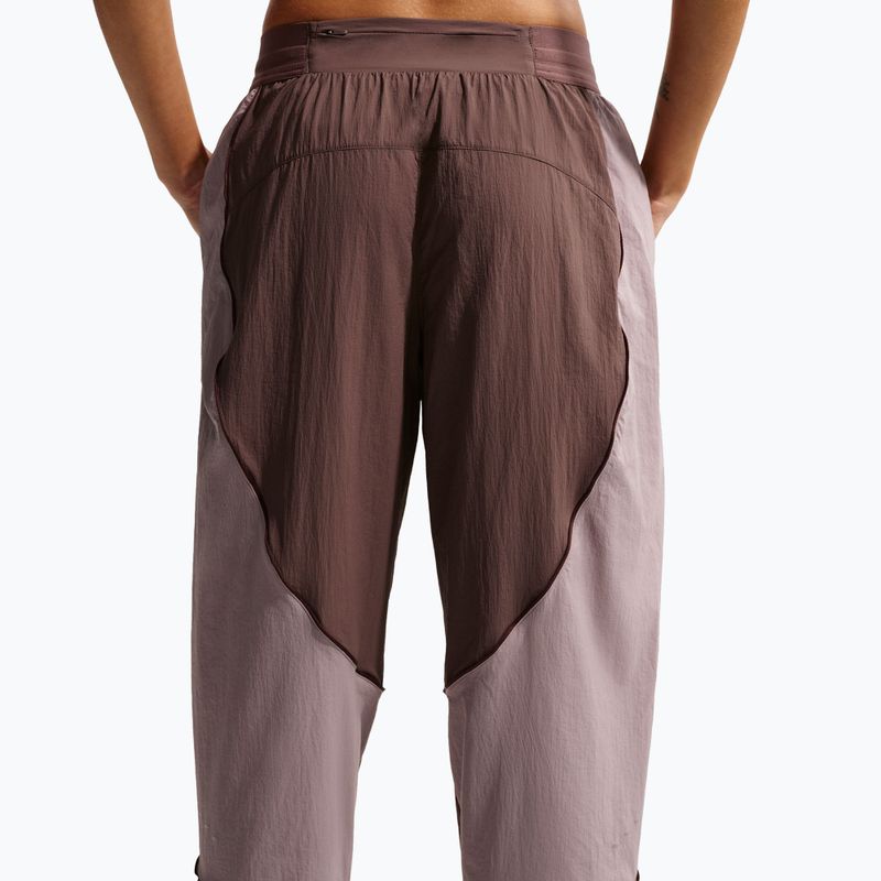 Штани для бігу жіночі Nike Swift UV Repel Mid-Rise tattoo/light violet ore 5