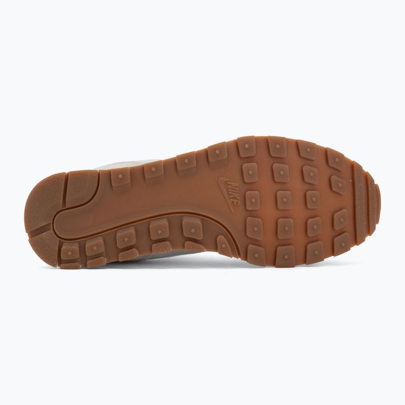 Взуття жіноче Nike MD Runner 2 photon dust/white/gum med brown/sail 4